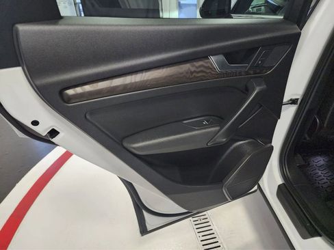 Used 2018 Audi Q5 2.0T Premium Plus w/ Premium Plus Package image 29