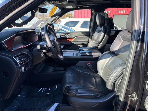 Used 2021 Lincoln Navigator Reserve image 12