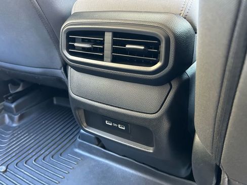 Used 2023 Honda Pilot LX image 38