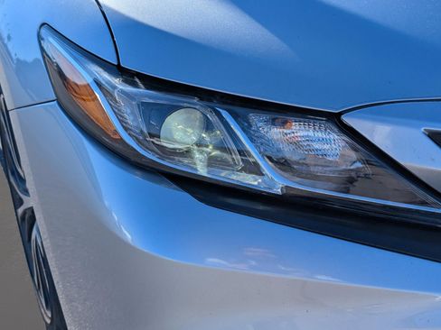 Used 2019 Toyota Camry LE image 6