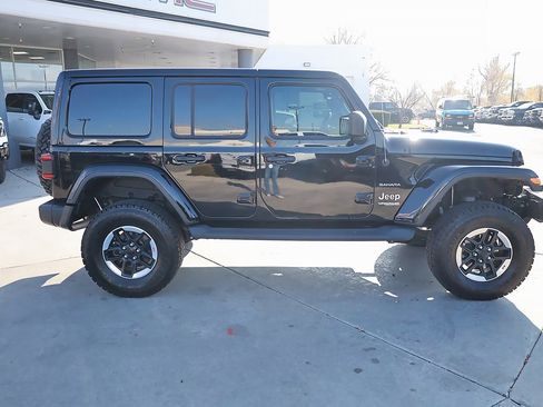 Used 2019 Jeep Wrangler Unlimited Sahara image 7