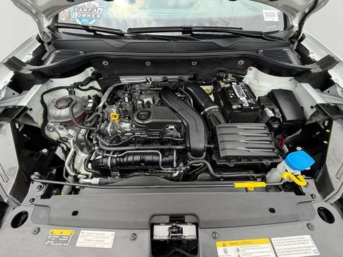 Used 2022 Volkswagen Taos SE AWD/4WD image 9