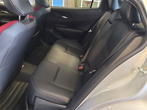 Used 2025 Toyota Prius Plug-In Hybrid image 23