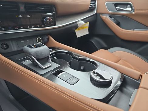 New 2026 Nissan Rogue Platinum w/ Tech Package image 32