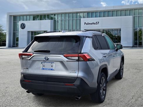 Used 2023 Toyota RAV4 XLE Premium image 4