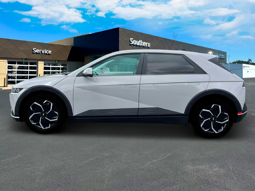 New 2024 Hyundai Ioniq 5 SE AWD/4WD image 3