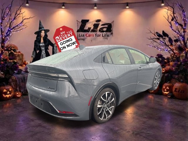 Used 2023 Toyota Prius Prime FWD image 3