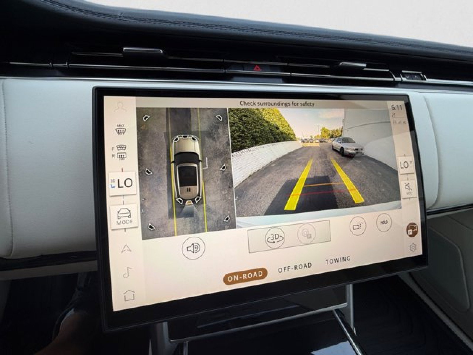 Certified 2025 Land Rover Range Rover SE AWD/4WD image 17