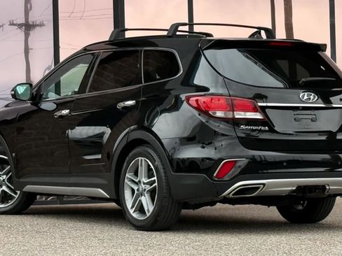 Used 2018 Hyundai Santa Fe Limited FWD image 7