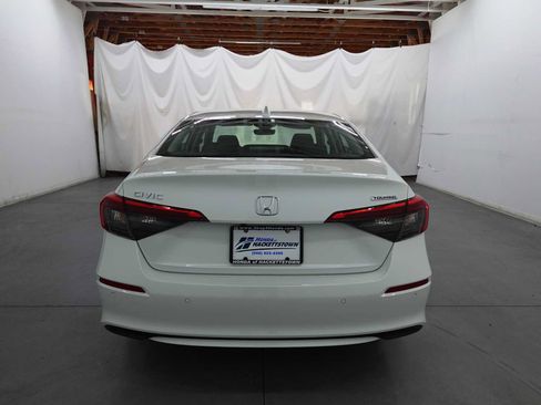 Used 2024 Honda Civic Touring image 6