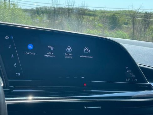 Certified 2024 Cadillac Escalade Sport w/ LPO, ONYX Package AWD/4WD image 46
