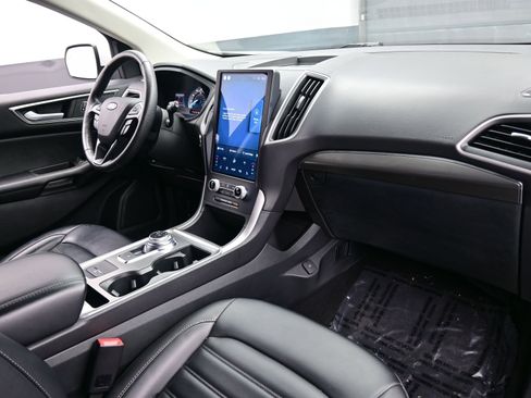 Used 2022 Ford Edge SEL image 16