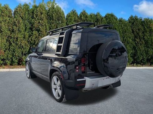 Used 2023 Land Rover Defender 110 SE image 6