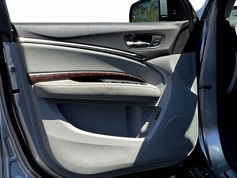 Used 2017 Acura MDX SH-AWD w/ Technology Package image 16