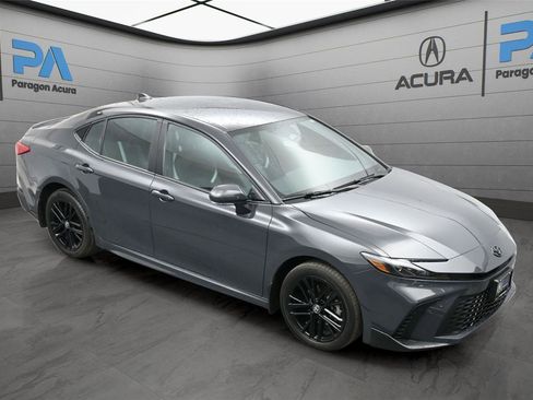 Used 2025 Toyota Camry SE w/ Convenience Package image 31