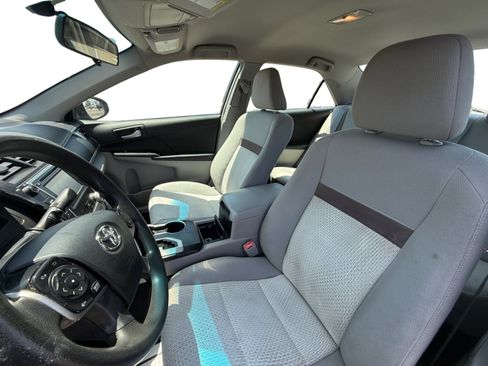 Used 2012 Toyota Camry LE FWD image 10
