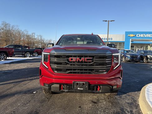 Used 2024 GMC Sierra 1500 AT4 w/ AT4 Premium Package image 2