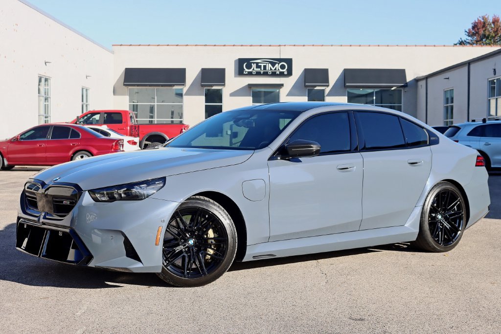 Used 2025 BMW M5 w/ Carbon Package AWD/4WD image 51