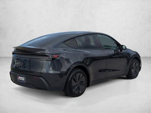 Used 2026 Tesla Model Y 2WD image 5