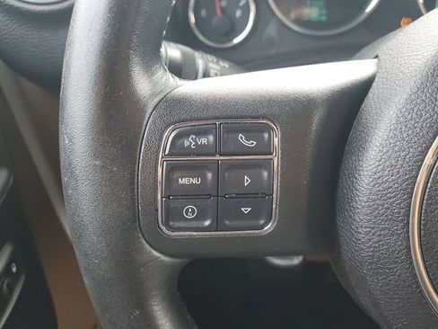 Used 2015 Jeep Wrangler Sahara w/ Connectivity Group AWD/4WD image 19