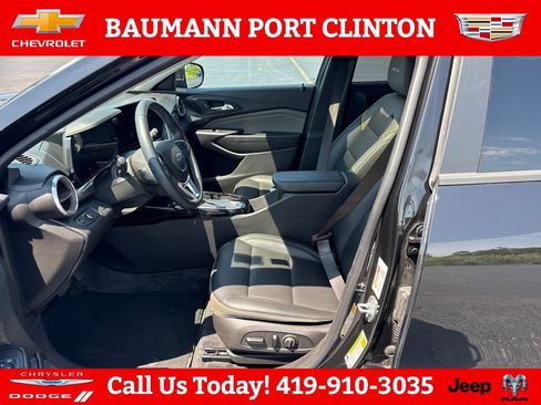 Used 2025 Chevrolet Trax ACTIV w/ Sunroof Package FWD image 10