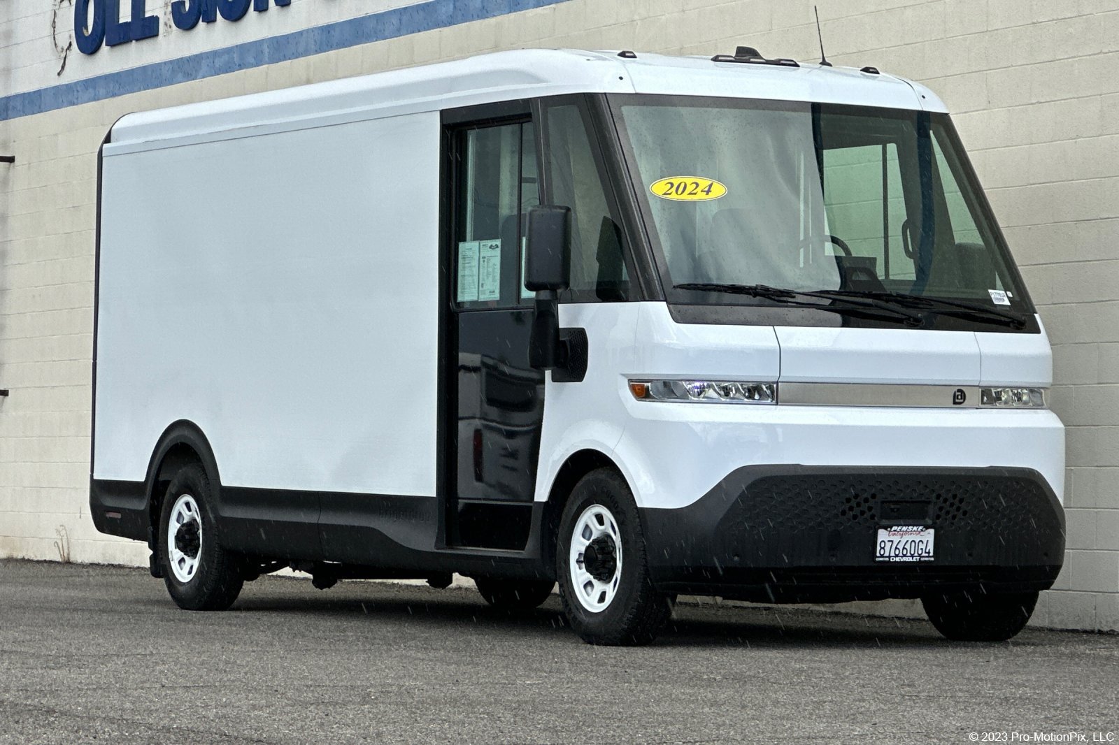 Used 2024 Chevrolet Brightdrop 600 w/ Commercial Equipment Package AWD/4WD image 1
