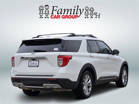 Used 2021 Ford Explorer XLT w/ Equipment Group 202A image 4