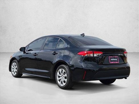 Used 2025 Toyota Corolla LE FWD image 7
