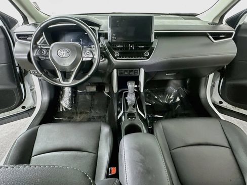 Used 2023 Toyota Corolla Cross XLE FWD image 16