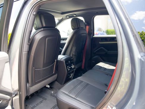 Certified 2026 Porsche Cayenne AWD/4WD image 12