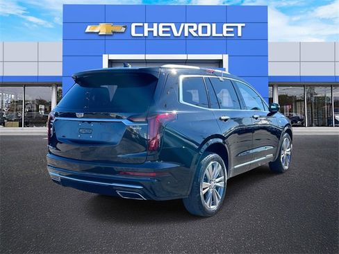 Used 2023 Cadillac XT6 Premium Luxury image 6