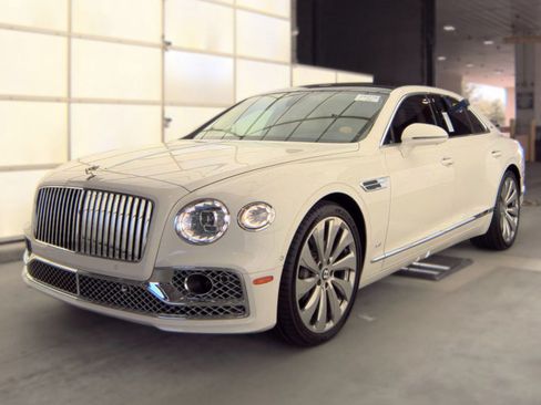 Used 2021 Bentley Flying Spur V8 AWD/4WD image 2