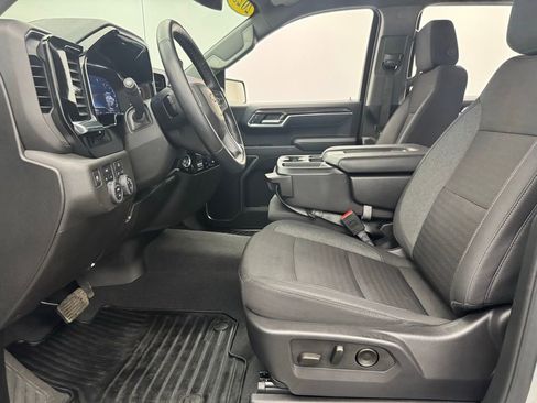 Used 2025 Chevrolet Silverado 1500 LT image 17