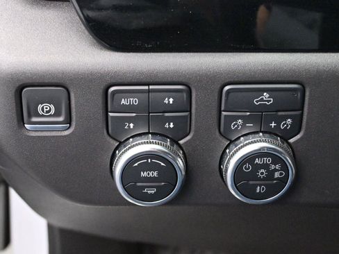 Used 2024 GMC Sierra 1500 Elevation image 29