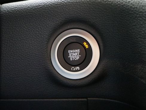 New 2026 Chrysler Pacifica Select image 41