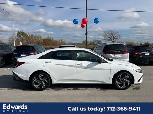 New 2025 Hyundai Elantra Sport image 4