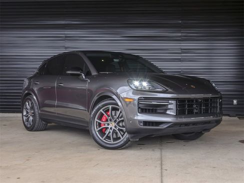 Certified 2024 Porsche Cayenne S image 8