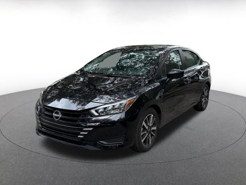 Used 2025 Nissan Versa SV FWD image 3