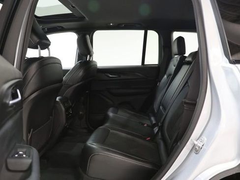 Used 2023 Jeep Grand Cherokee Altitude AWD/4WD image 29