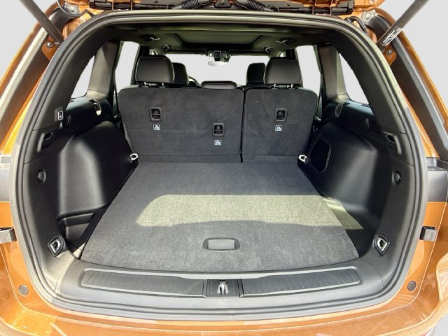New 2026 Jeep Grand Cherokee Limited w/ Limited Altitude Package RWD image 6