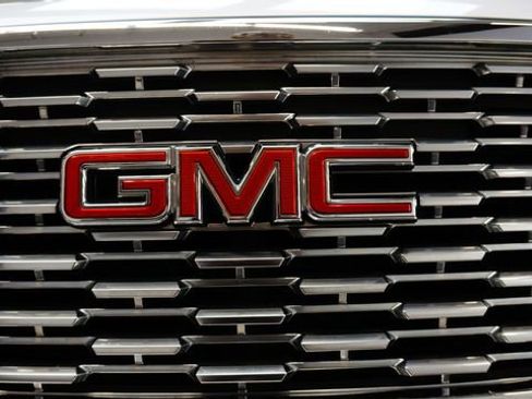 Used 2019 GMC Yukon Denali w/ Denali Ultimate Package AWD/4WD image 75