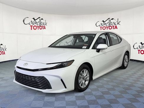 Used 2026 Toyota Camry LE FWD image 4