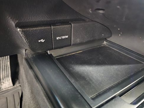 Used 2020 Toyota Camry SE image 17