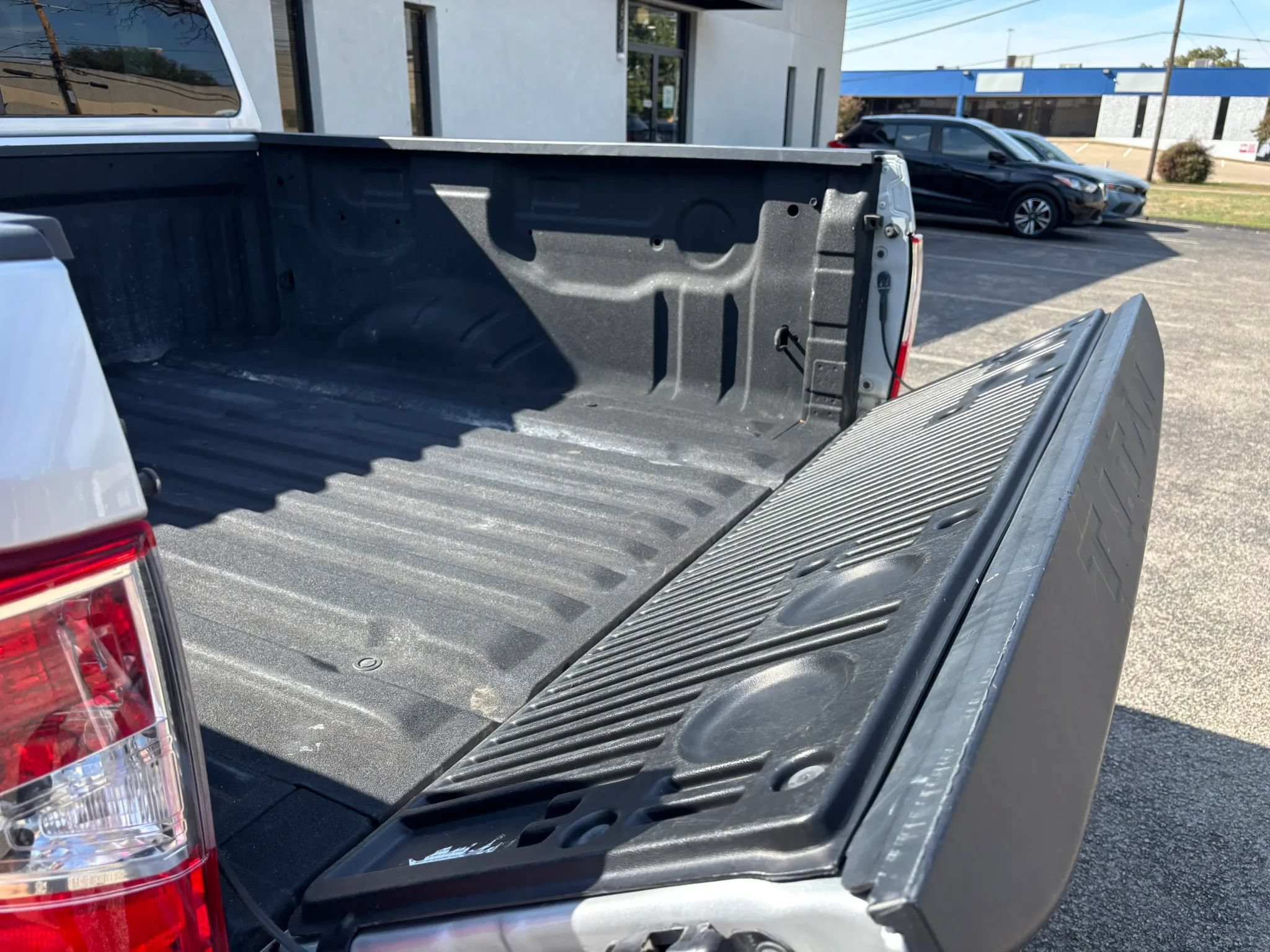 Used 2019 Nissan Titan S w/ S Utility Package RWD image 8