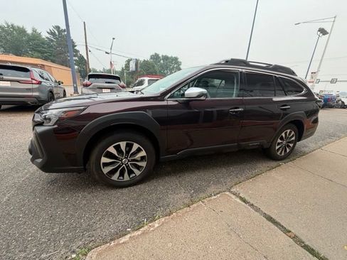 Used 2025 Subaru Outback Touring XT AWD/4WD image 4