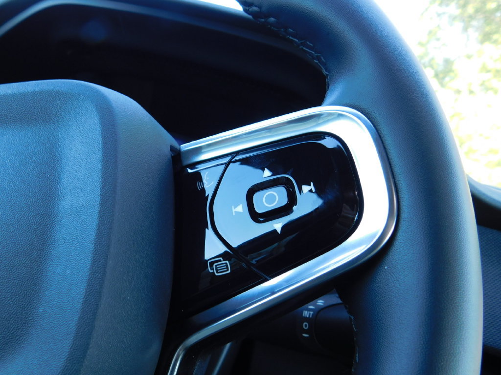 Used 2022 Polestar Polestar 2 w/ Pilot Package AWD/4WD image 25