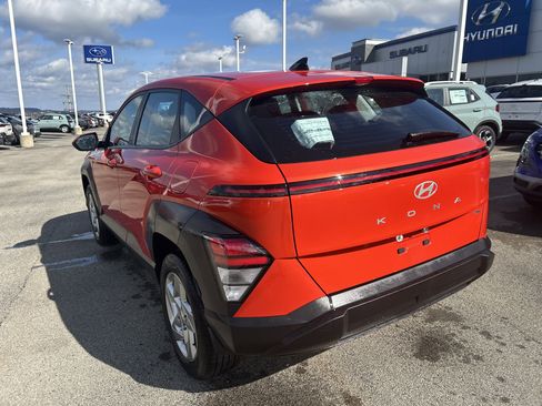 Used 2025 Hyundai Kona SE image 14