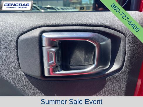 Used 2025 Jeep Wrangler Unlimited Sahara AWD/4WD image 31