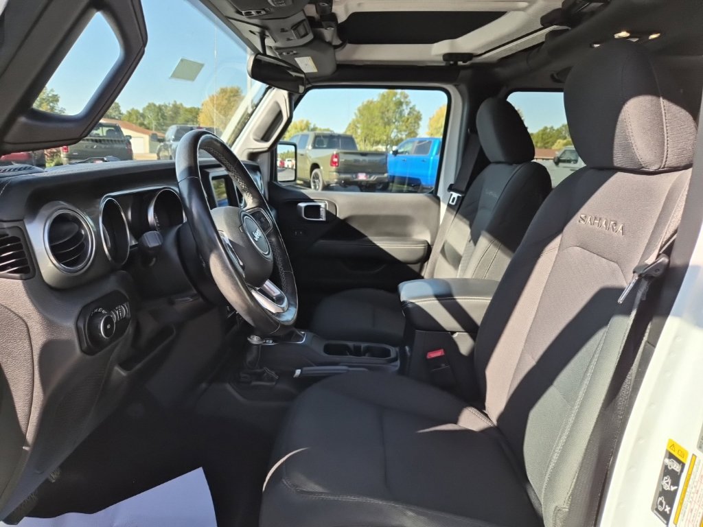 Used 2020 Jeep Wrangler Unlimited Sahara w/ Cold Weather Group AWD/4WD image 11