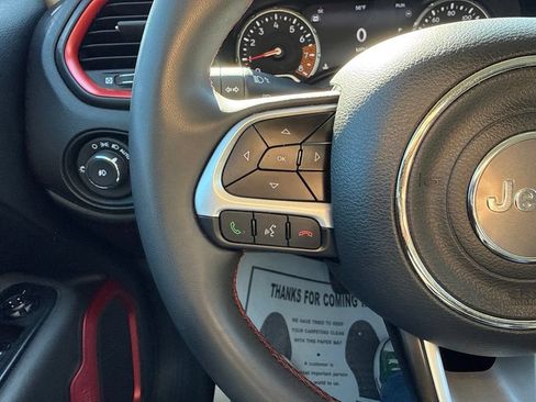 Used 2023 Jeep Renegade Trailhawk AWD/4WD image 29